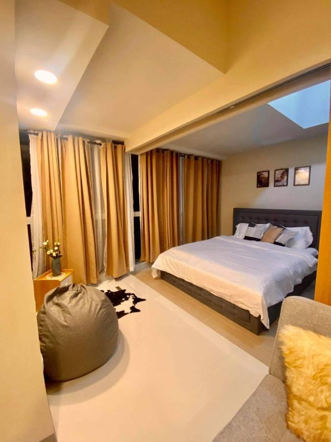 Uptown Parksuites Taguig Bagian luar foto