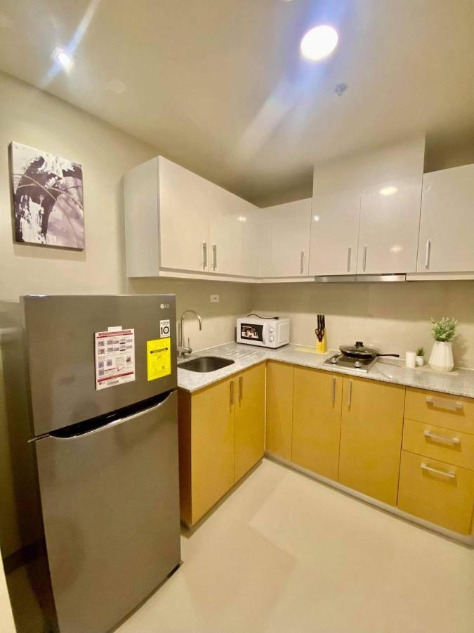 Uptown Parksuites Taguig Bagian luar foto