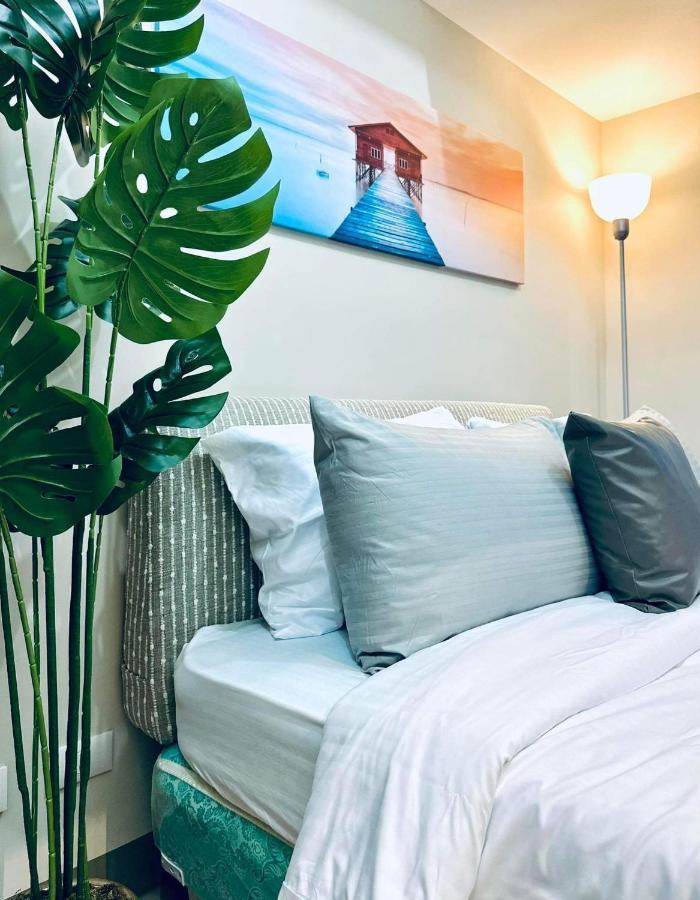 Uptown Parksuites Taguig Bagian luar foto