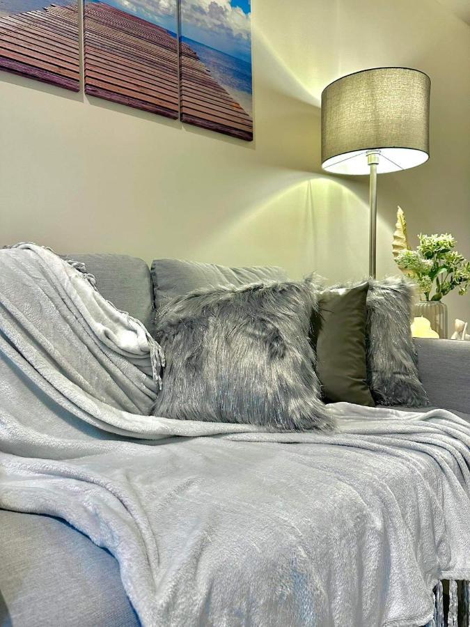 Uptown Parksuites Taguig Bagian luar foto