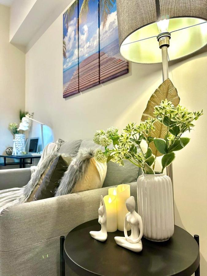 Uptown Parksuites Taguig Bagian luar foto